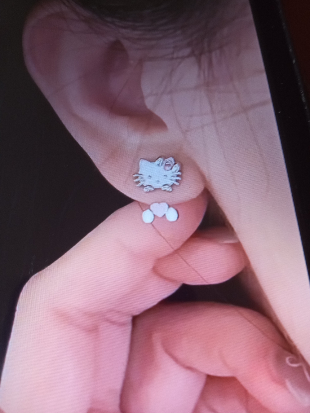 💲4▶Hello Kitty 💘2 LookSilver Stud Earrings with Heart Detail - White/Silver